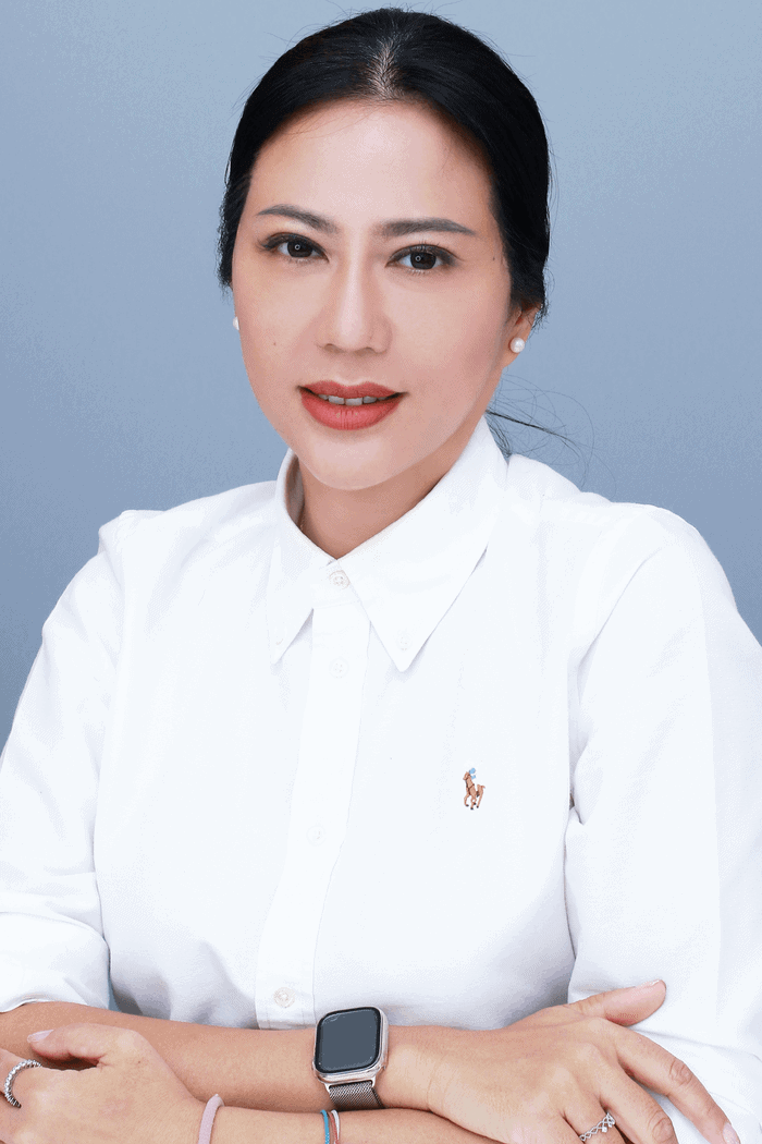 หลังทำ Facelift และเสริมคาง 8 เดือน