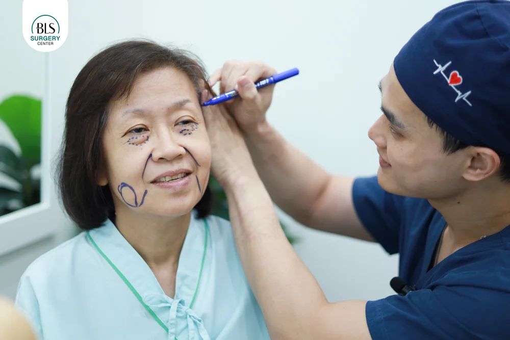 ดึงหน้า Facelift ออกแบบร่วมกับหมอเอิร์ธ Facial Expert