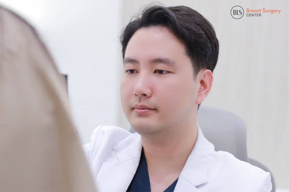 รู้จัก "หมอต้า" ศัลยแพทย์เสริมหน้าอก เทคนิคส่องกล้อง ที่ BLS Breast Surgery Center by BLS Medical Group
